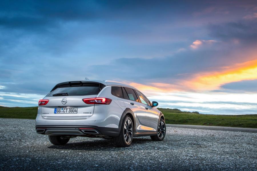  Opel Insignia Country Tourer Turbo 4x4 2017 года  (фото 22 из 44)